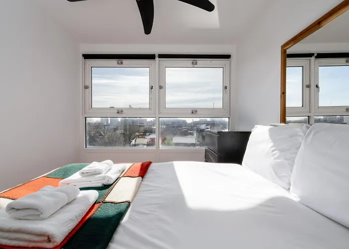 Guestready - Stylish Skyline Views, Central London