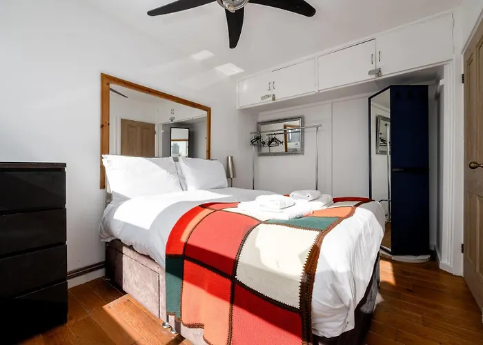 Guestready - Stylish Skyline Views, Central London
